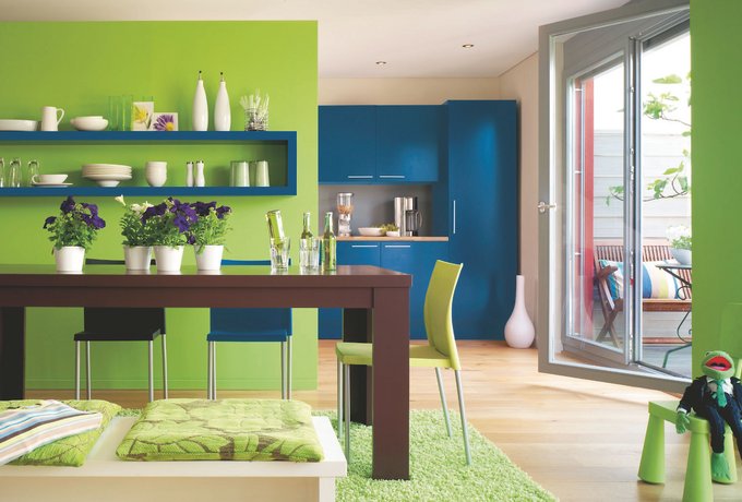 Kontrastreich lackieren: AF010956_Bild_65_AF010889_Restaurierung_Kueche_2in1_Lack_Enzianblau_535x345.jpg