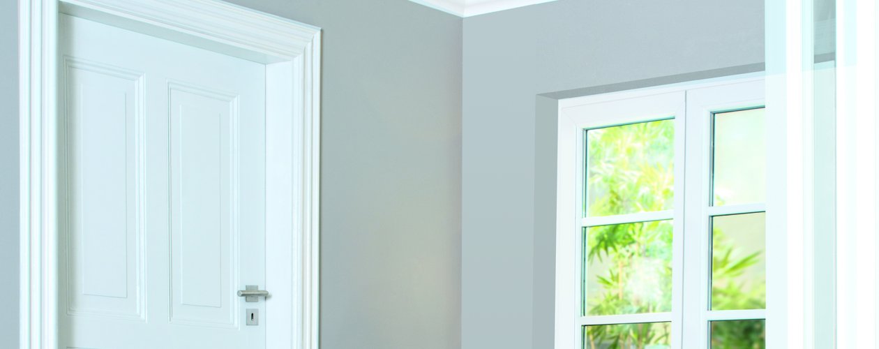 Die Renovierung der Türrahmen wirkt auf den ganzen Raum 