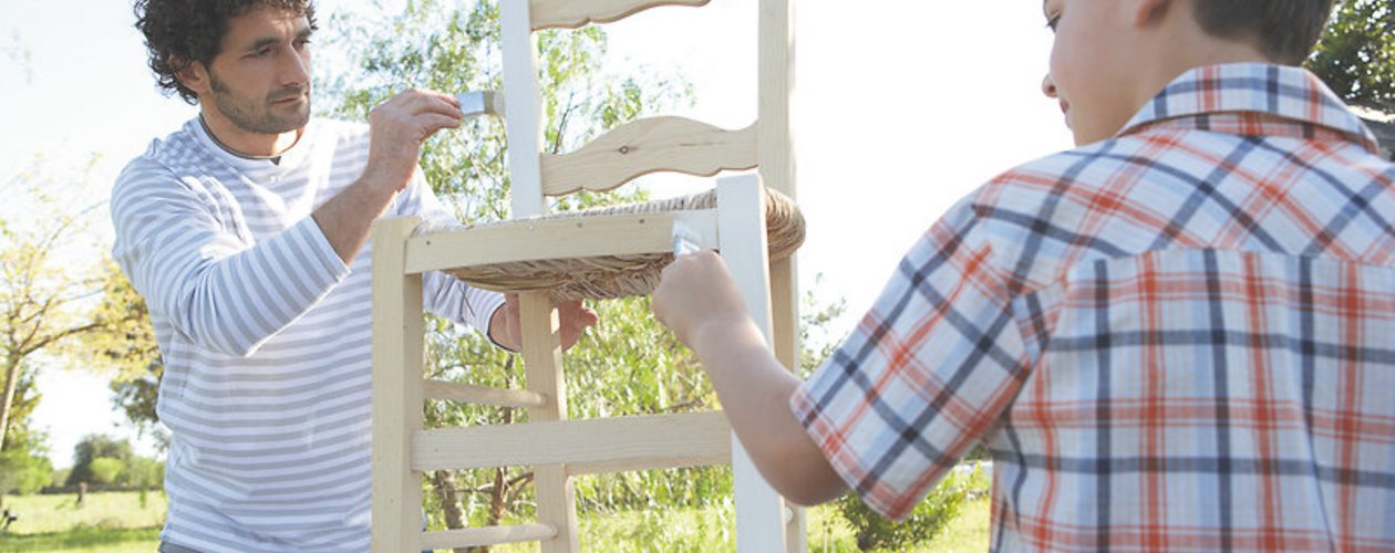 So einfach setzen Sie mit einer neuen Lackierung alte Möbel wieder instand.