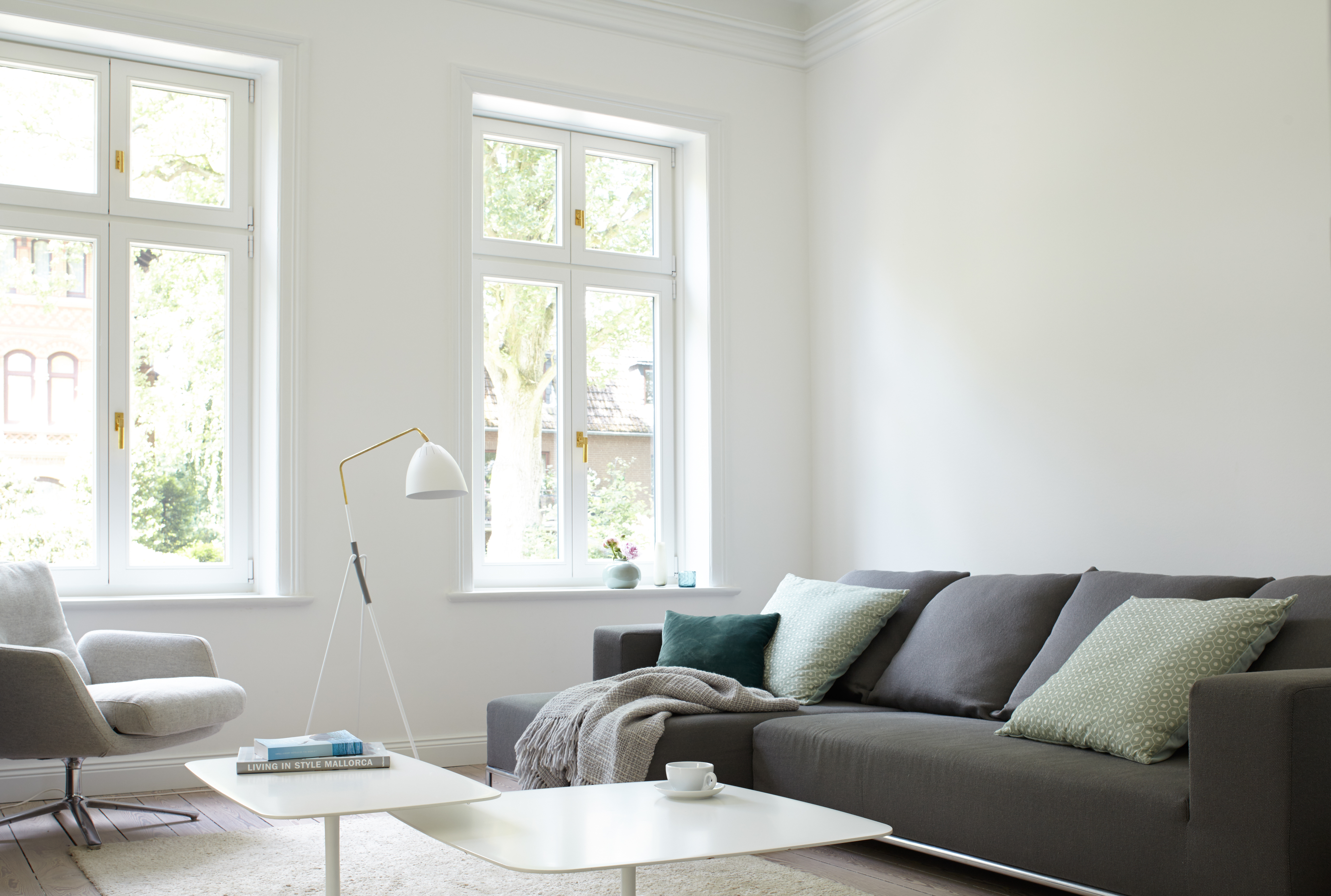 Die Wandfarbe Weiß harmonisch kombinieren: Alpina Farbe & Einrichten